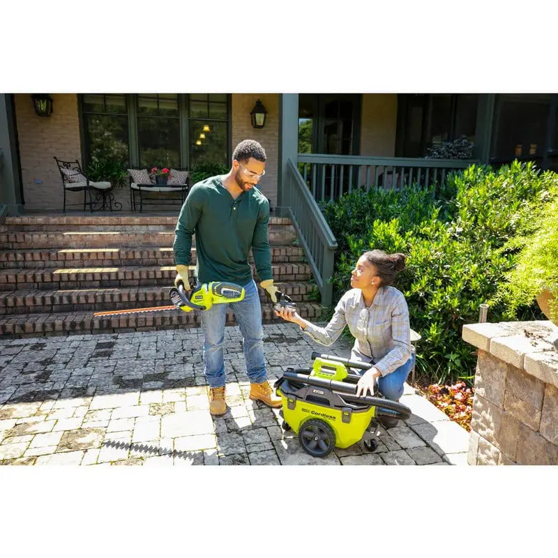 RYOBI ONE+ 18V 22 in Cordless Hedge Trimmer - P2606BTL