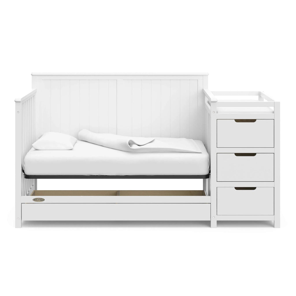 Graco Hadley 5-in-1 Convertible Crib And Changer With Drawer, White - 04586-701